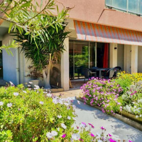 Cozy T2 with garden near the sea